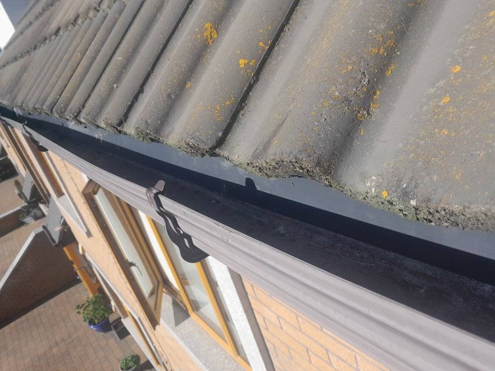 Image of the gutter on front of a house